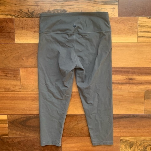 Prana Capri Leggings - Picture 4 of 6